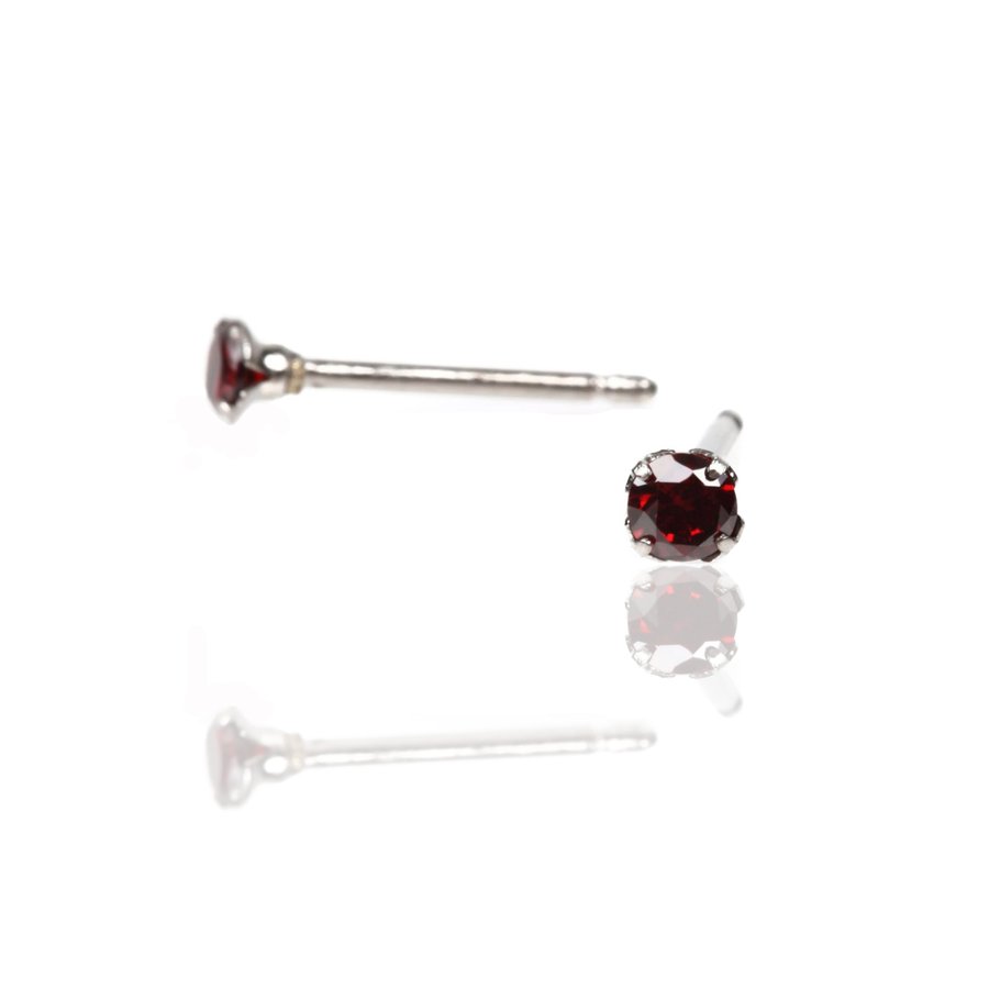セカンドピアス 軸太 1.0mm CZ レッド φ4mm【コンビニ決済OK】オススメ 純チタン ロングポスト 11mm ラウンドプリリアンカット MEDICAL HANAJYUTSU