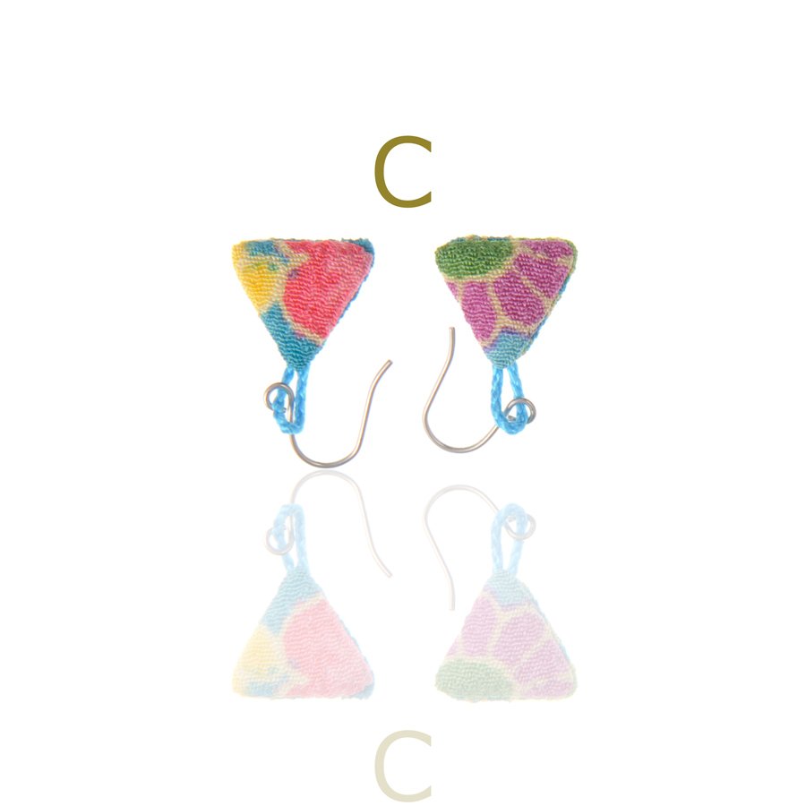 【オープン価格】【パラリンピックキャンペーン】和風ピアス 純チタン デルタ小 13mm 青24C 小顔 揺れるデザイン  HANAJYUTSU