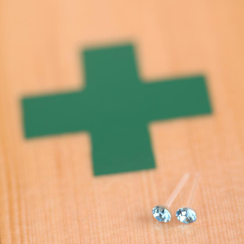 セカンドピアス 樹脂 Swarovski スワロフスキー φ4mm アクアマリン 軸太 0.9mm ~ 0.8mm ロングポスト 11mm ハナジュツ HANAJYUTSU